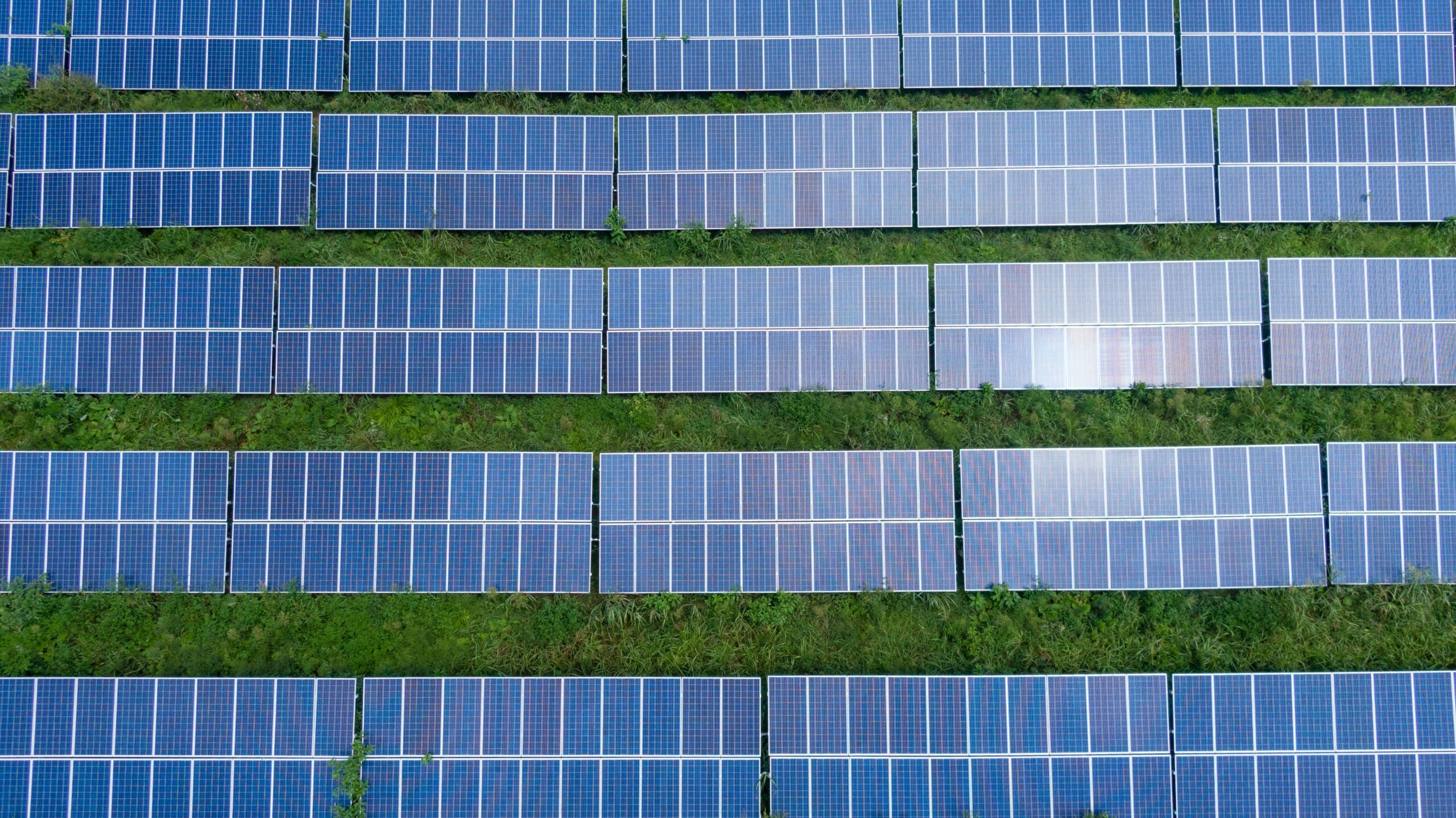Komplet solcelleanlæg – din vej til grøn og billig energi